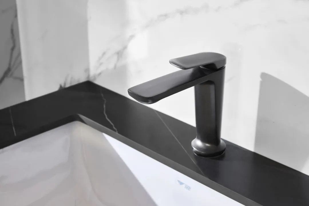 1671427555387136.jpg 東鵬整裝衛(wèi)浴銀裳系列丨全新「凈」界,帶你解鎖不一樣的衛(wèi)浴體驗4.jpg