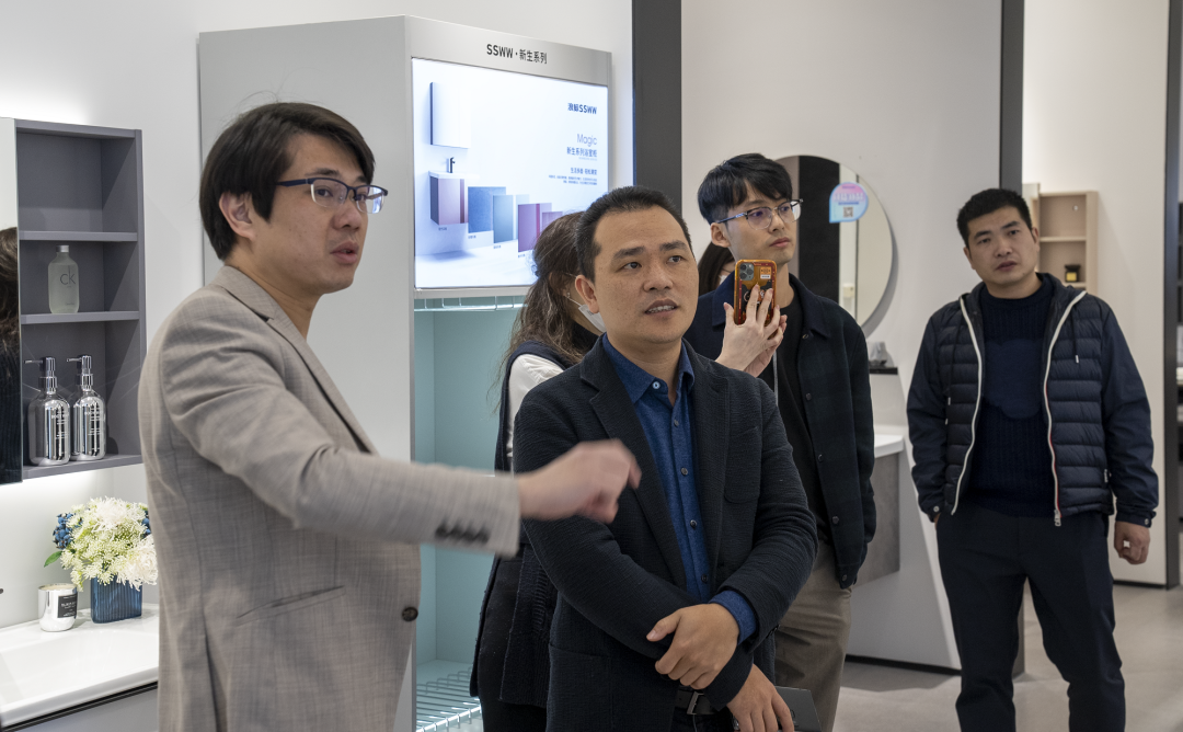 1678596125443455.png 邵唯晏與中建協室內設計委一行蒞臨浪鯨衛浴參觀交流2.png