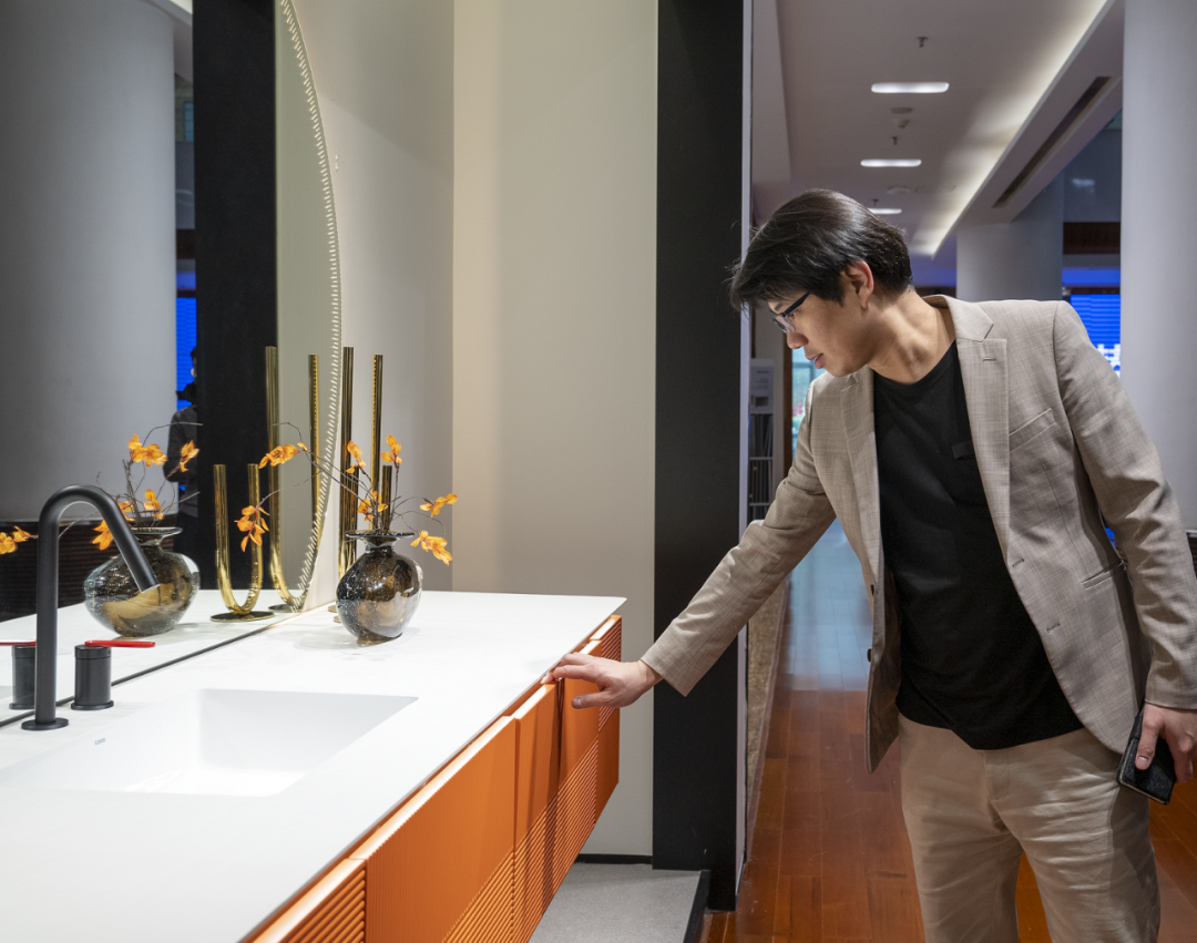 1678596132259803.png 邵唯晏與中建協室內設計委一行蒞臨浪鯨衛浴參觀交流3.png