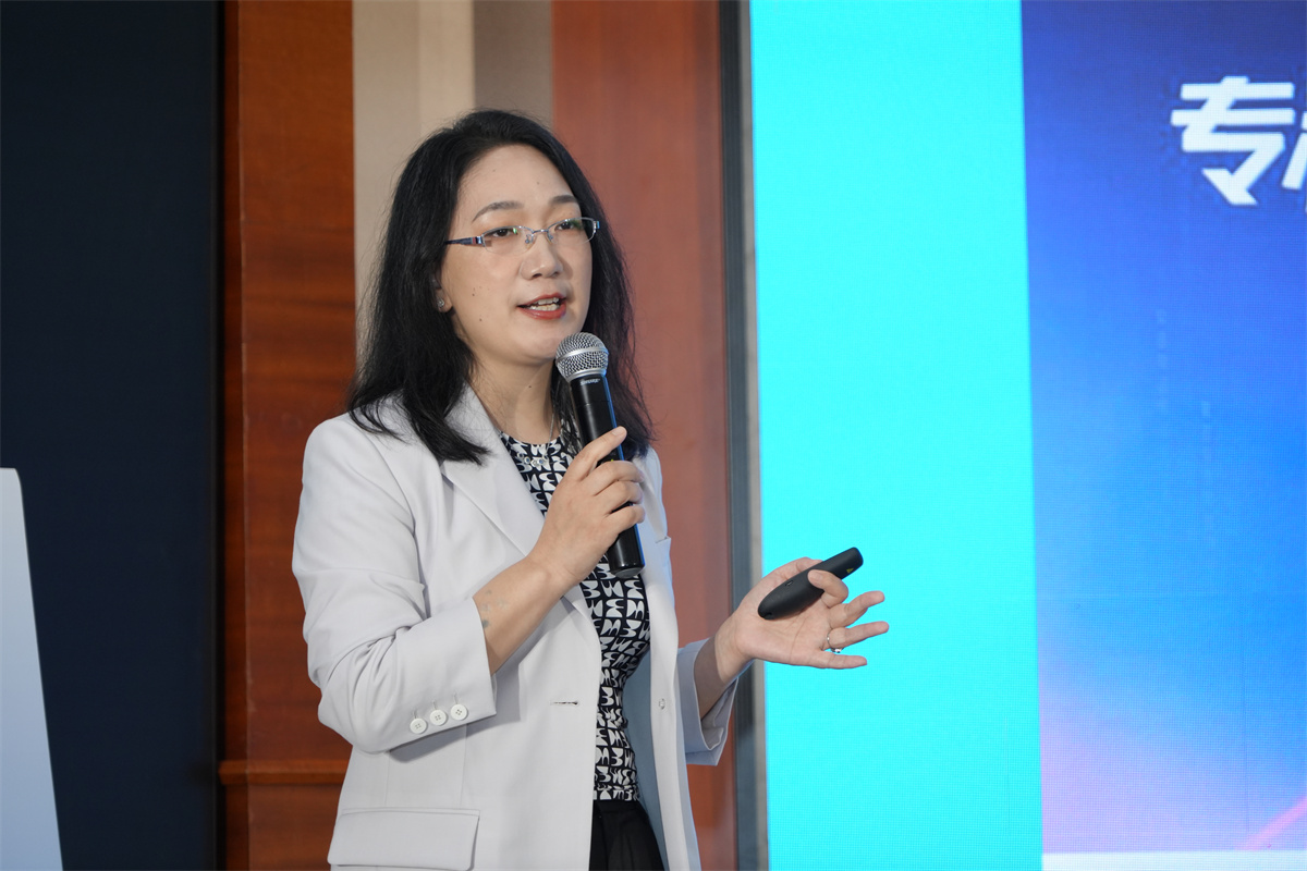 1681799062368944.jpg 佛山市鼎維設(shè)計(jì)有限公司總經(jīng)理程小麗.jpg