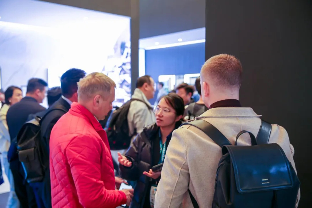 1711674898853979.jpg 德國COSO衛浴驚艷亮相上海國際酒店展15.jpg