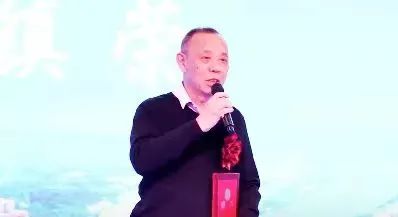 1714965074310842.jpg 竹山縣人民政府衛(wèi)浴產(chǎn)業(yè)顧問喻鎮(zhèn)榮.jpg