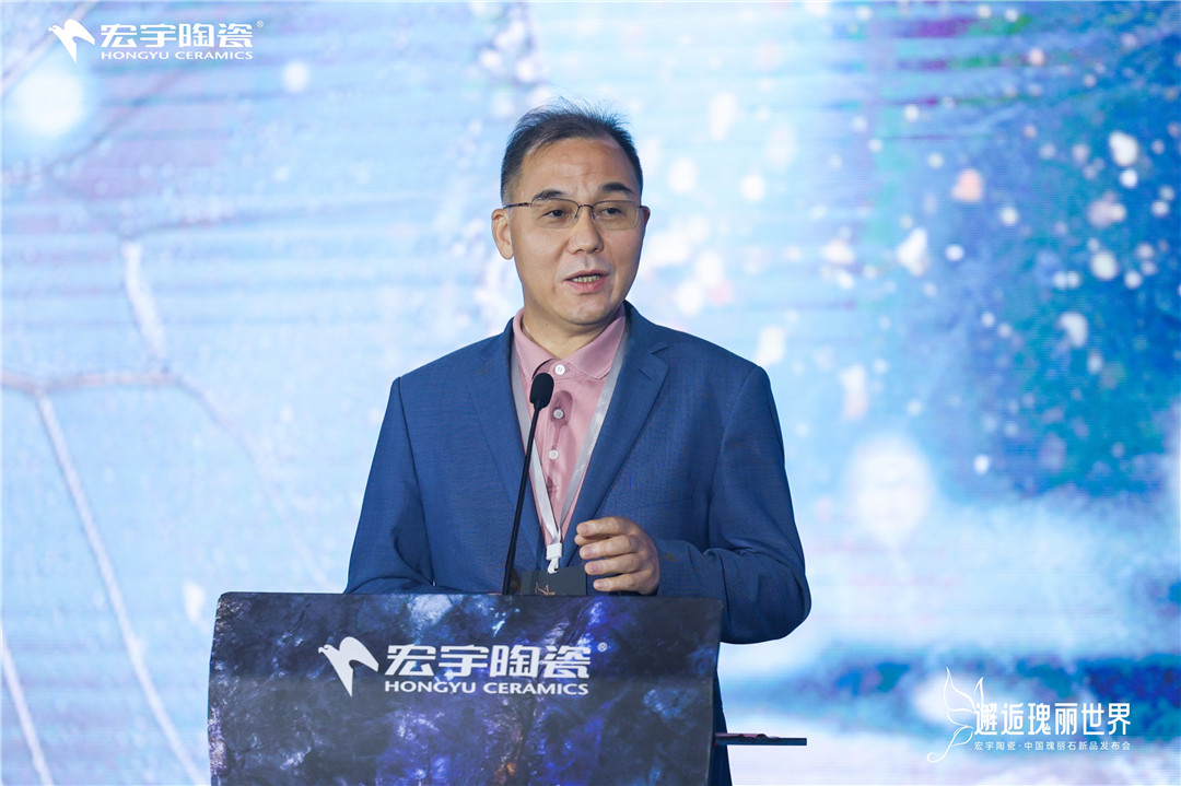 5-《陶城報》社長、佛山潭洲陶瓷展總經理 李新良.jpg