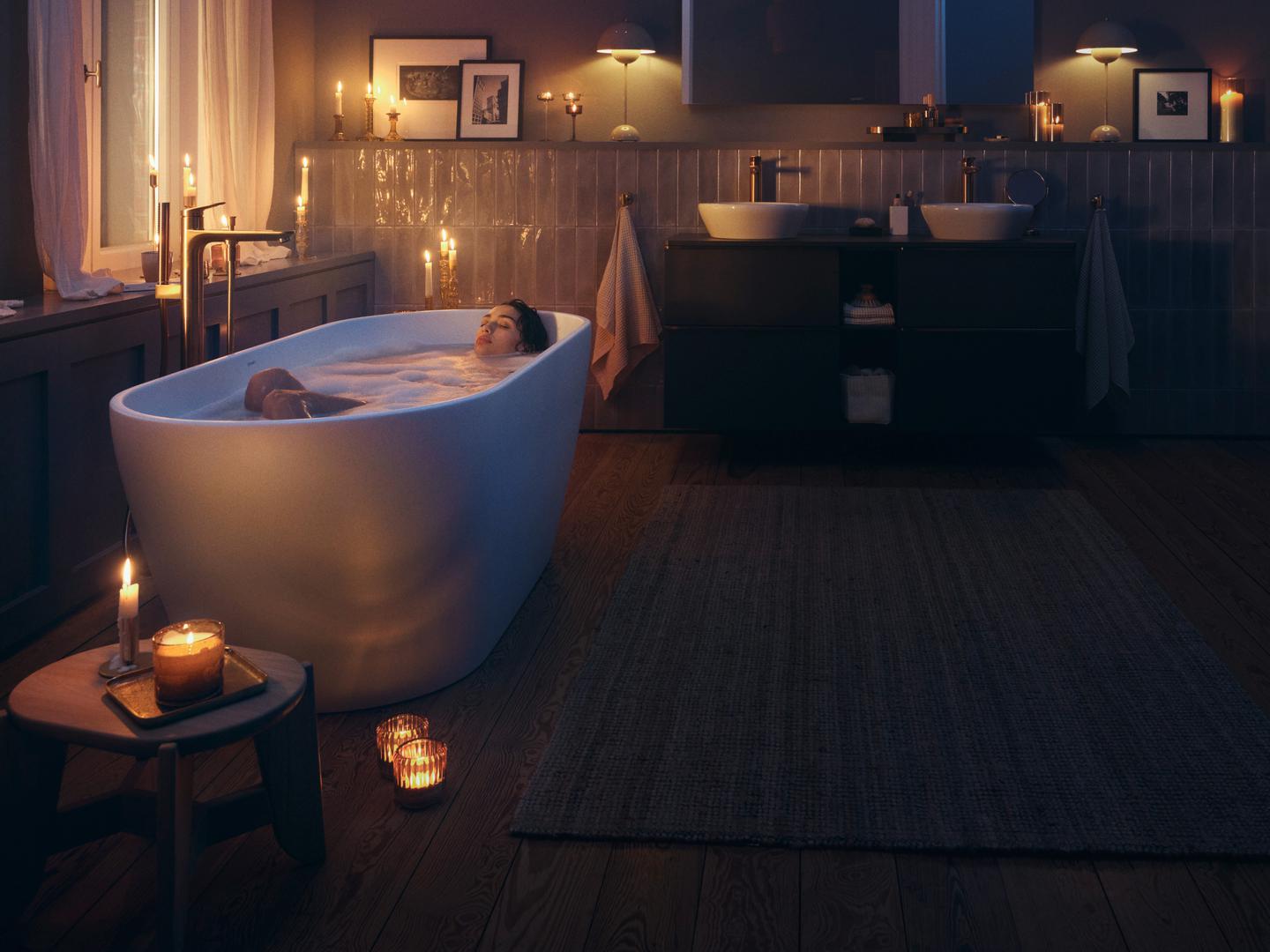 01 以沉浸式泡澡享受悠長冬日時光 體驗冬日衛浴美學.jpg 01 以沉浸式泡澡享受悠長冬日時光 體驗冬日衛浴美學.jpg